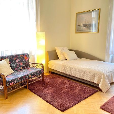 Isabelle Residency - Balcony & A.C Apartment Budapest Ngoại thất bức ảnh