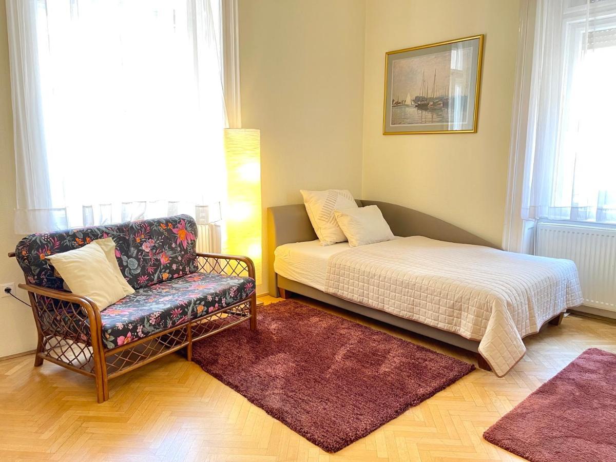 Isabelle Residency - Balcony & A.C Apartment Budapest Ngoại thất bức ảnh