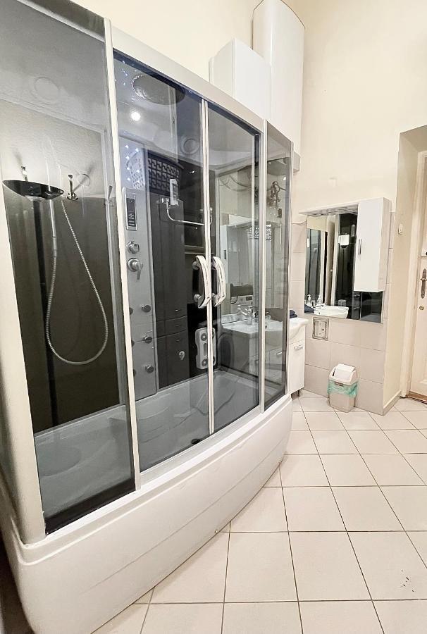 Isabelle Residency - Balcony & A.C Apartment Budapest Ngoại thất bức ảnh